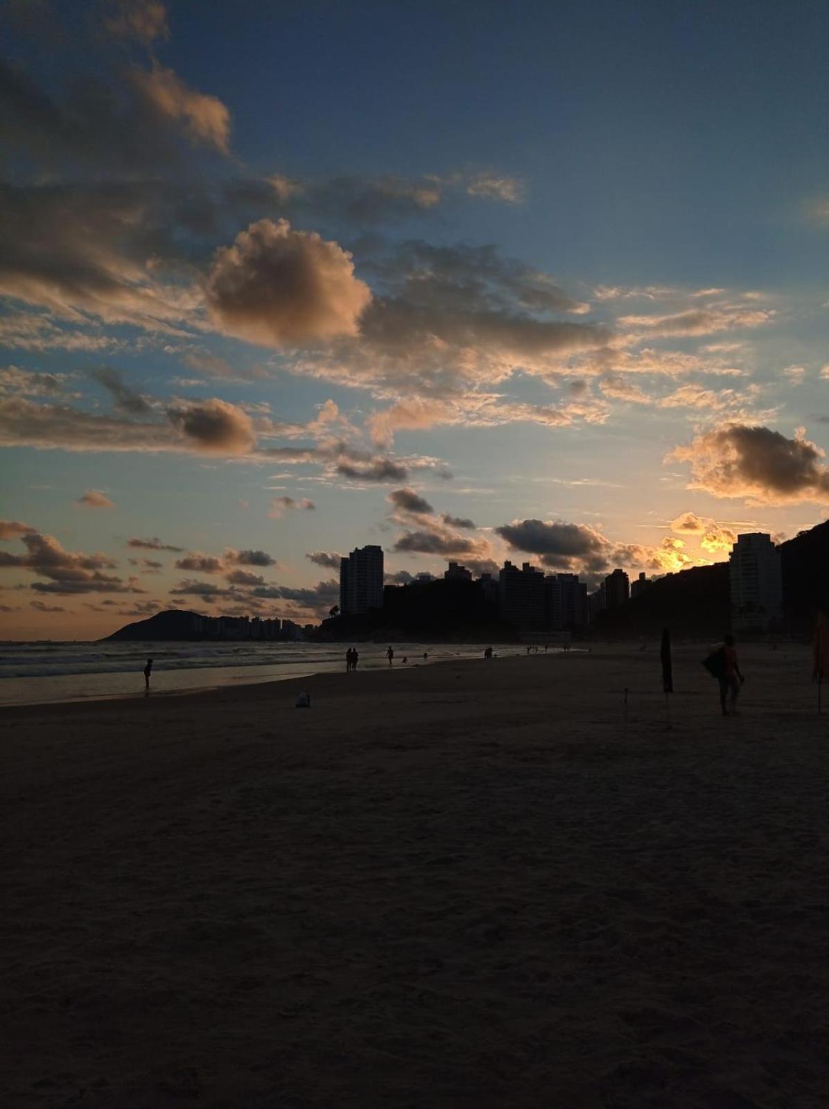 Apartamento Com Estacionamento, Wi-Fi, Ar Condicionado A 300 Metros Da Praia Da Enseada No Guaruja. Exterior photo